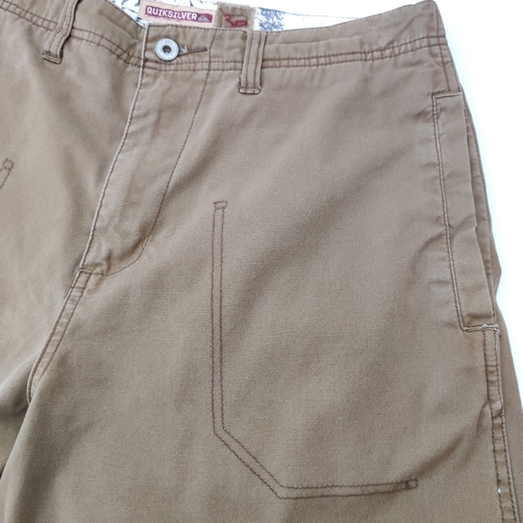Quicksilver Men's Khaki Shorts Size 30 - Picture 3 of 10